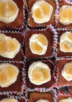 A picture of Lemon Party / Picnic Cakes.