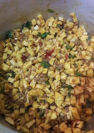 Una foto de Picadillo de plátano verde