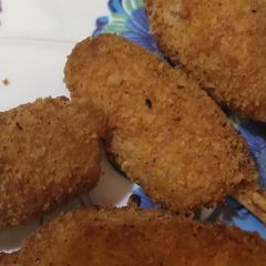 A picture of Bread paneer roll.