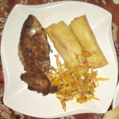 A picture of Spring roll with fish and sauce#kitchenhuntchallenge.