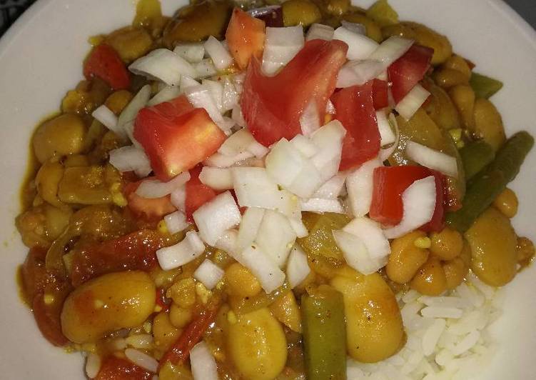 Steps to Prepare Award-winning Vegan three bean curry