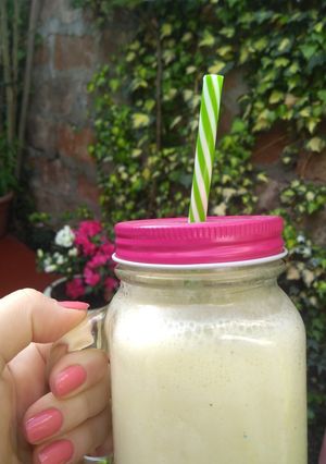 Una foto de Leche con plátano. 🥛🍌