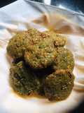 Vazhaipoo+ mudakathan keerai vadas( balloon vine + plantain flower vadas