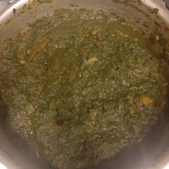 A picture of پالک گوشت.
