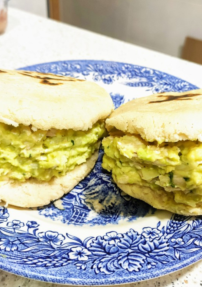 Una foto de Arepas reina pepiada
