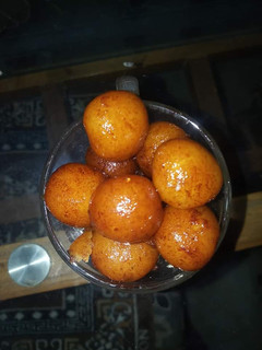 गुलाब जामुन (Gulab Jamun recipe in hindi) रेसिपी मुख्य फोटो