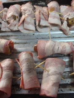 Una foto de Dátiles con paté y bacon