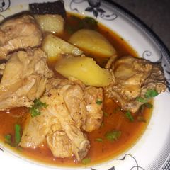 A picture of Chicken aloo.