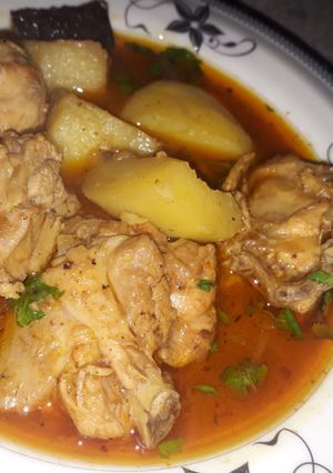 A picture of Chicken aloo.