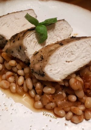 Rozmaringos, fehér babos csirkemell recept fotója
