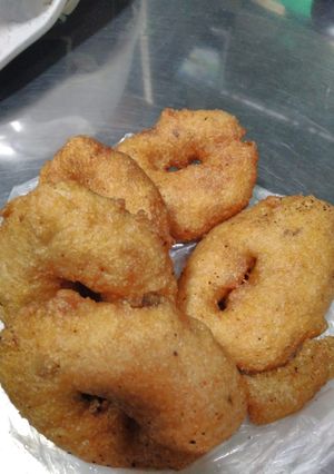 A picture of Medu vada.