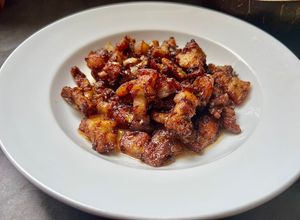 Hình của món Thịt Ba Chỉ Rang Cháy Cạnh Với Tôm Khô & Mắm Ruốc.