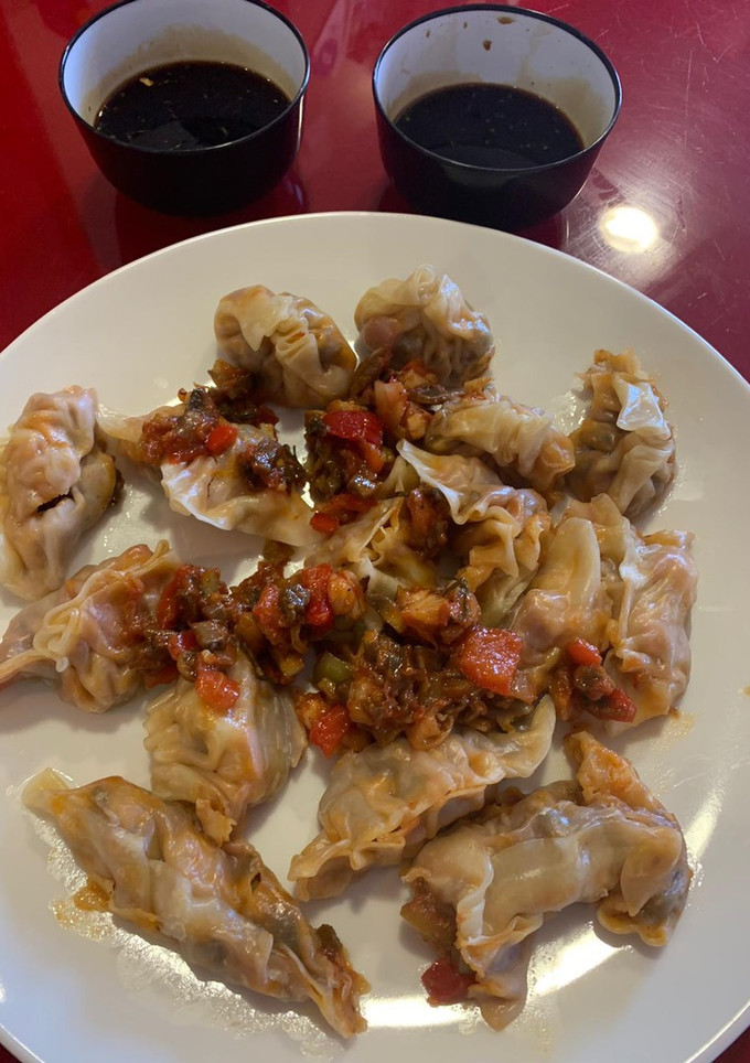 Una foto de Gyozas de gambas y setas