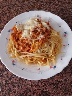 Una foto de Tallarines a la Boloñesa