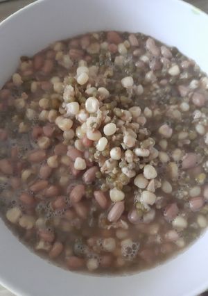 Foto resep Khas Kupang Jagung pulut,kacang tanah dan kacang hijau Rebus