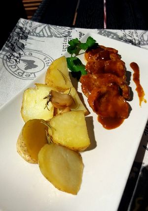 Foto principal de Solomillo en salsa de naranja y patatas confitadas
