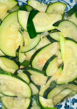 Hình của món Bí ngòi xào tỏi.