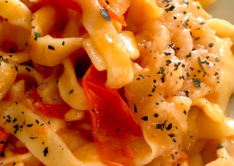 Tagliatelle casarecce lardo e pomodorini (puntarelle di cavolo nero)