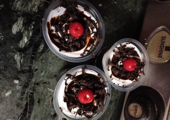 Recipe of Ultimate Oreo glass cake