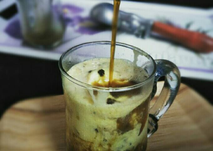 Affogato coffee dessert with caramel sauce