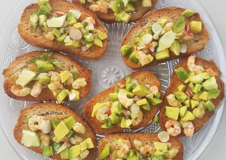 Comment Faire Des Bruschetta à l&#39;avocat et crevettes