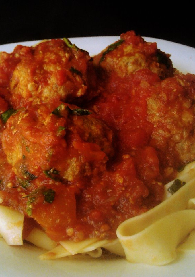 Una foto de Albóndigas en salsa de tomate {receta italiana}