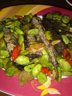 Foto resep Tumis ikan cue pete