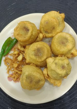 A picture of Jain Vada.