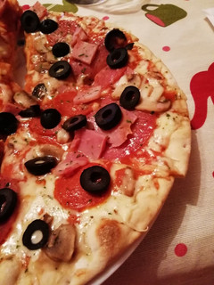 Una foto de Pizza de domingo noche
