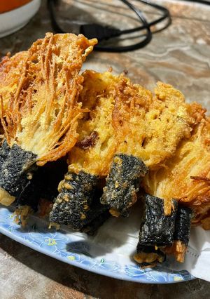 Hình của món Nấm kim châm lắc phô mai.