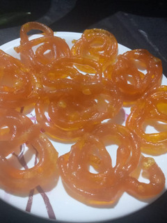 பெல்லம் ஜிலேபி (jaggery jalebi) (Bellam jalabi recipe in tamil) செய்முறை முக்கிய புகைப்படம்