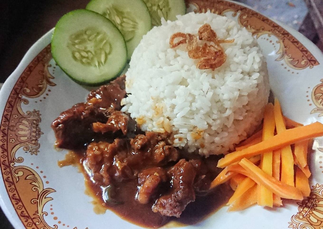 Bistik daging sapi