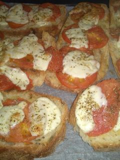 Foto di Bruschette di pane del giorno prima😋