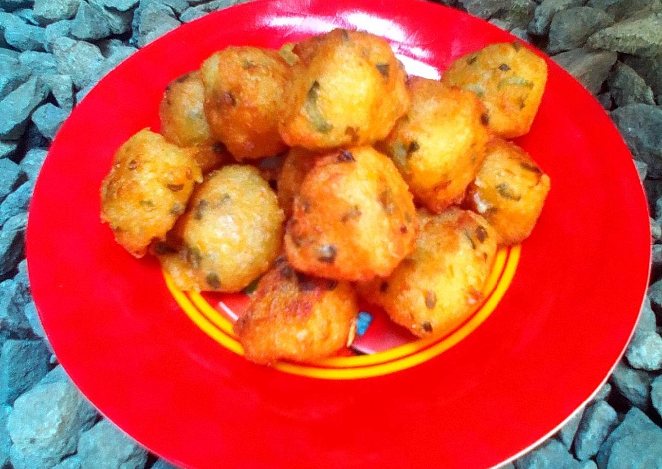 Kue cucur bawang