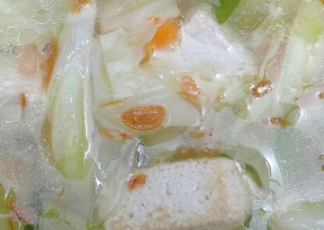 Sup sayur dengan tahu