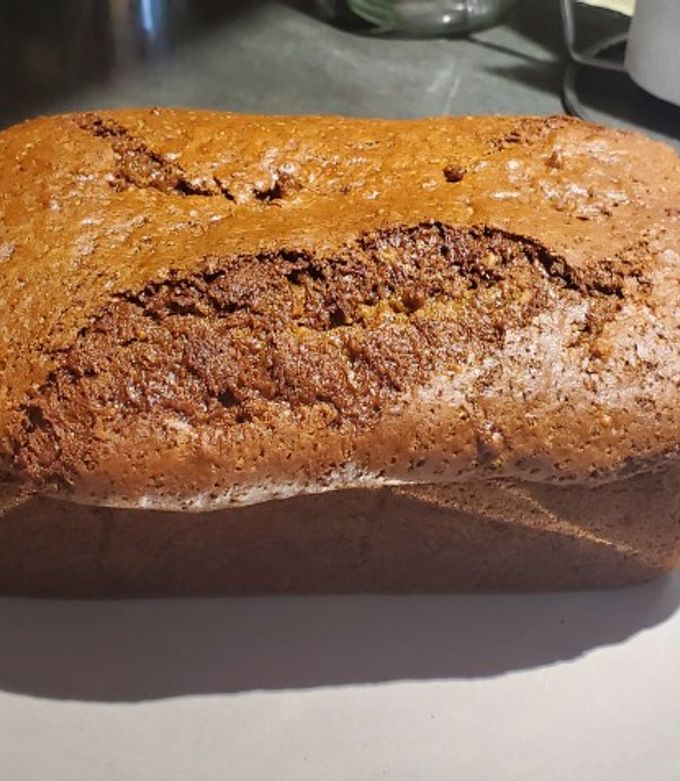 Una foto de Panque de plátano con crema de cacahuate