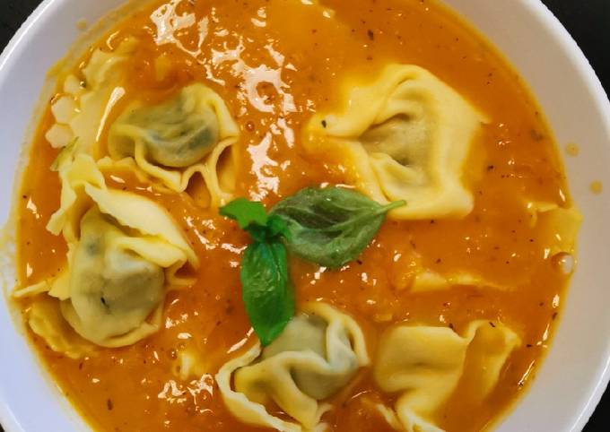 Easiest Way to Prepare Super Quick Homemade Pumpkin Soup w/spinach ricotta tortellini