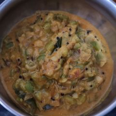 A picture of Dosakai curry (Cucumber).