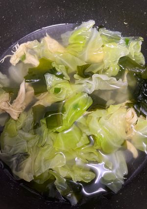 海帶芽雞柳椰菜湯 的食譜成品照片