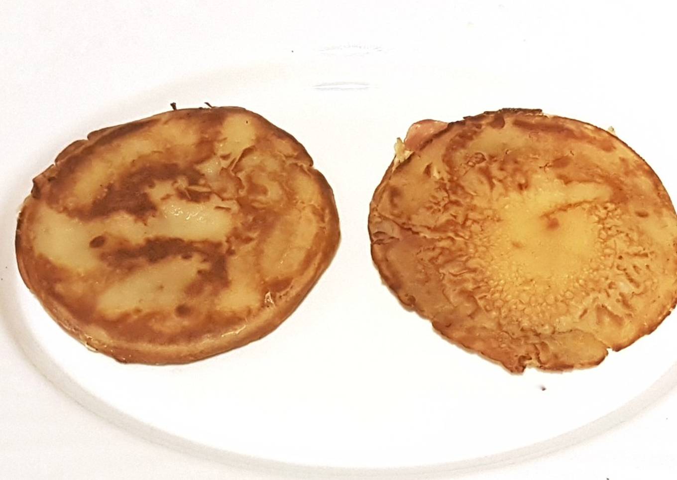 Creps de licor de arroz rellenos de jamón dulce y queso cremoso