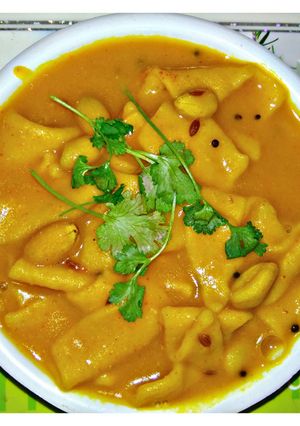 દાળ ઢોકળી ગુજરાતી સ્ટાઇલ (Dal Dhokli Gujarati Style Recipe In Gujarati) રેસીપી મુખ્ય ફોટો