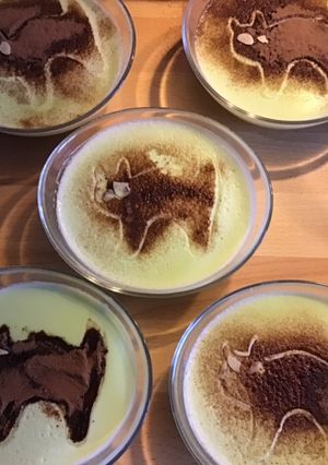 Une photo de Crèmes dessert pistache chocolat « chat »