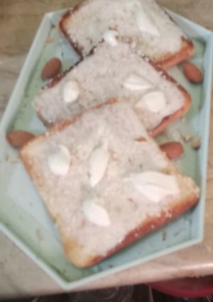 A picture of Yummy creamy Toast.