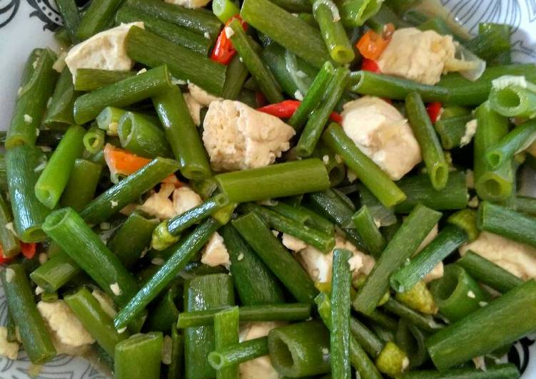 Tumis putut tahu putih