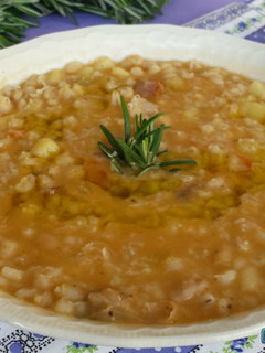 Foto di Minestra di orzo e fagioli cannellini