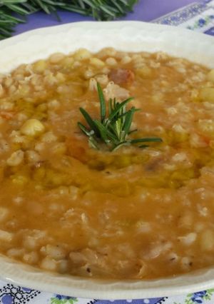 Foto di Minestra di orzo e fagioli cannellini