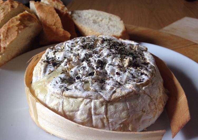 Simple Way to Make Perfect Baked Camembert