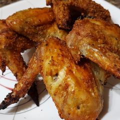 A picture of Home-baked Crunchy Chicken Wings.
