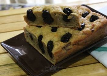 How to Recipe Appetizing Banana Cake with Prunes