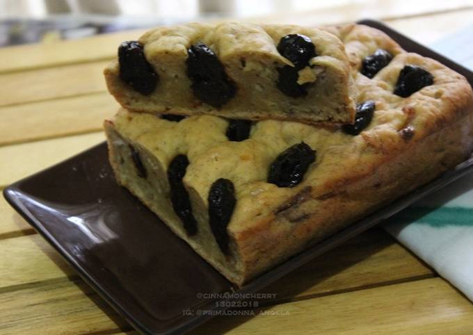 How to Prepare Perfect Banana Cake with Prunes
